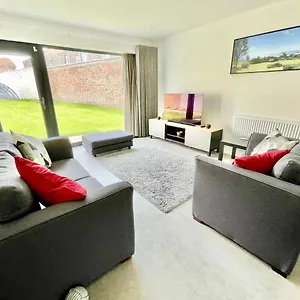 Garden View - 2 Bedroom Bungalow , York United Kingdom