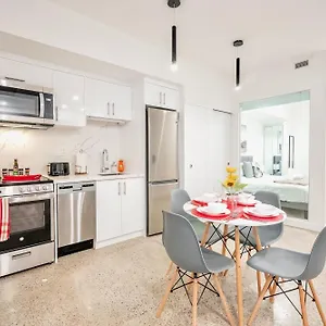 Modern 2br - Regent Park Near Downtown , Toronto Canada